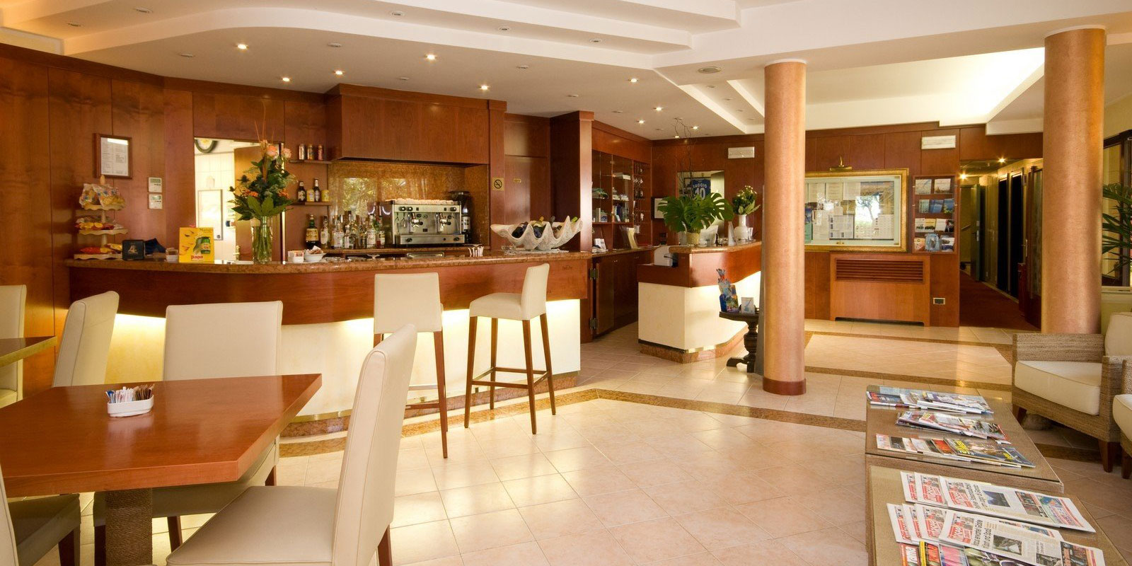 Bar dell’Hotel Arena attivo durante tutta la giornata